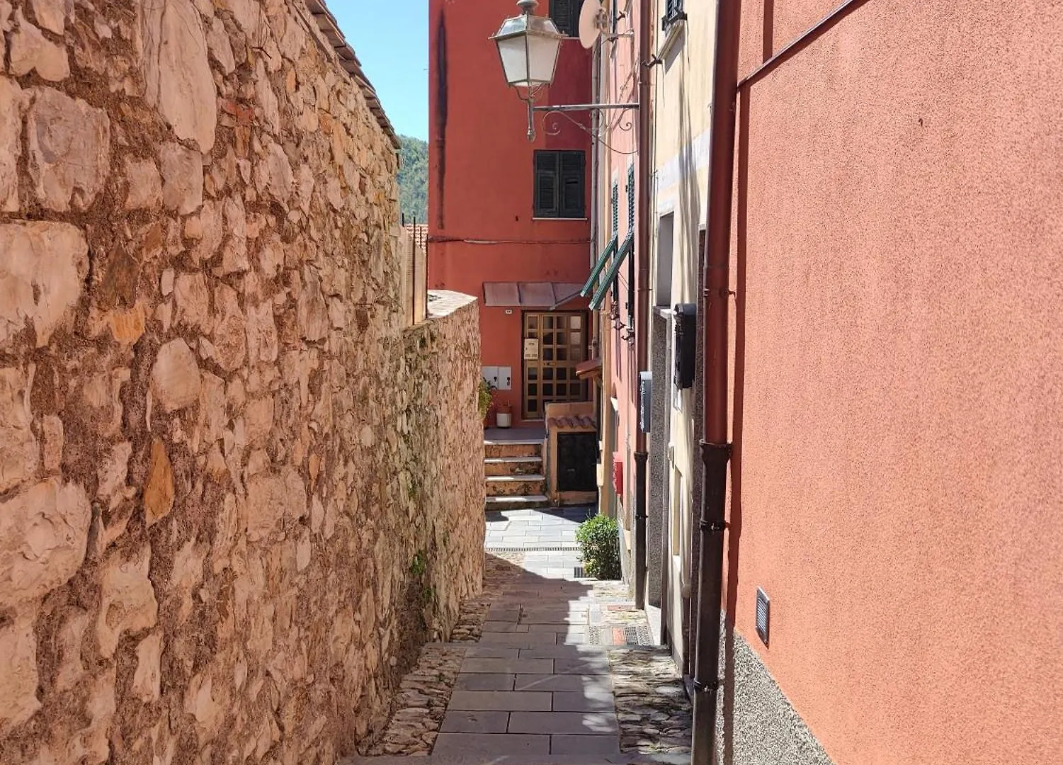 Appartamento Tra Le Cinque Terre, Camogli E Portofino Con Scorcio Mare All'Orizzonte Castiglione Chiavarese Italia