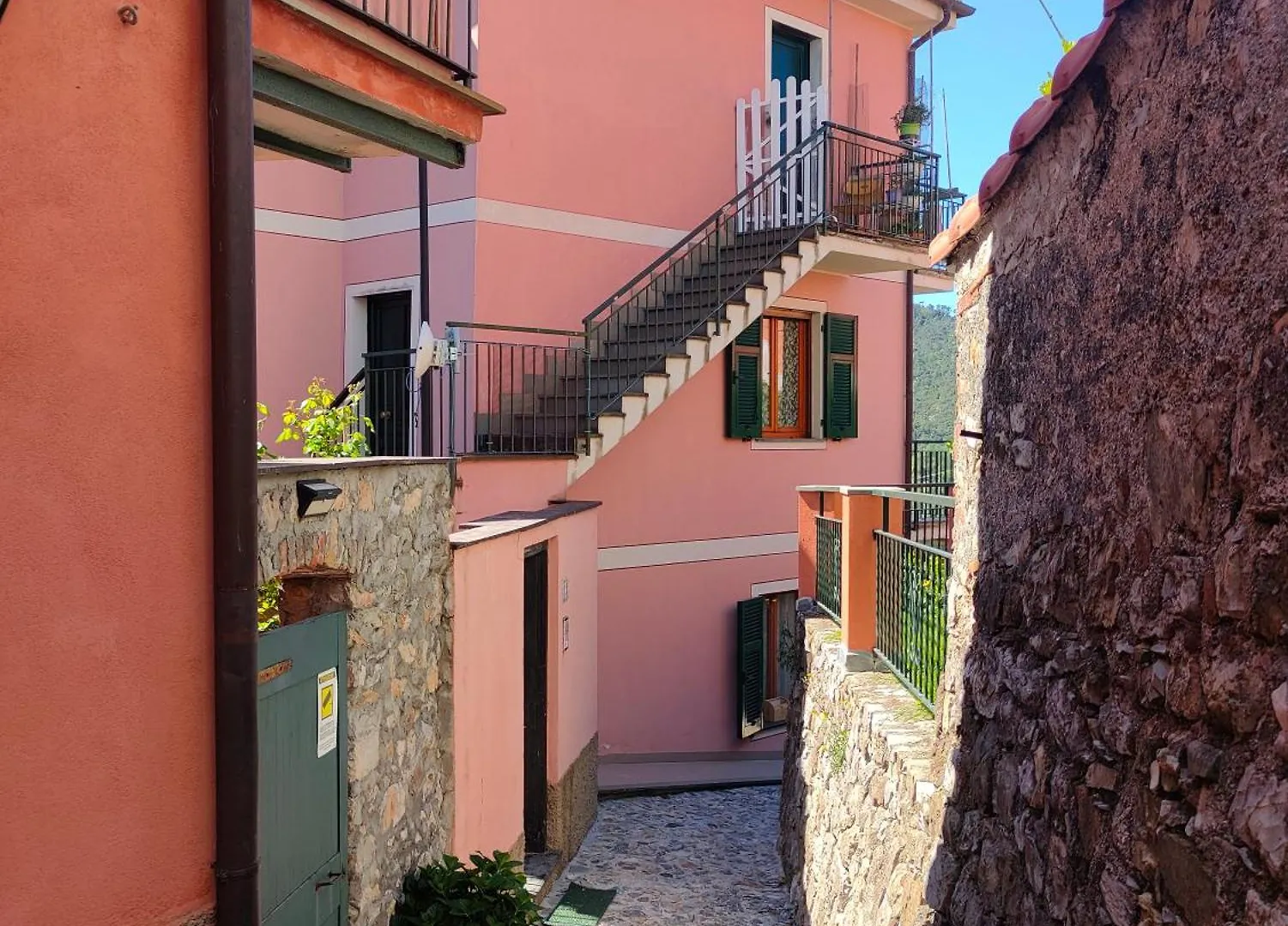 Appartamento Tra Le Cinque Terre, Camogli E Portofino Con Scorcio Mare All'Orizzonte Castiglione Chiavarese Casa vacanze